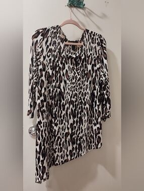 Chico's Travelers Animal print tunic top featuring an asymmetrical